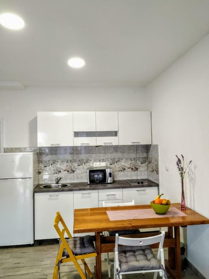 Studio Apartman Violeta II - 50M From The Beach Трогір Екстер'єр фото