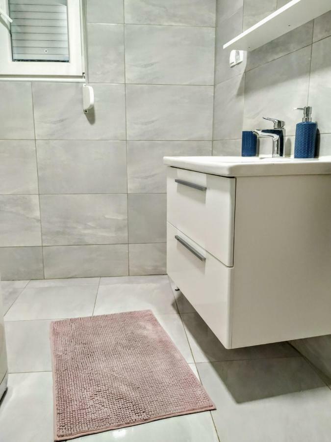 Studio Apartman Violeta II - 50M From The Beach Трогір Екстер'єр фото