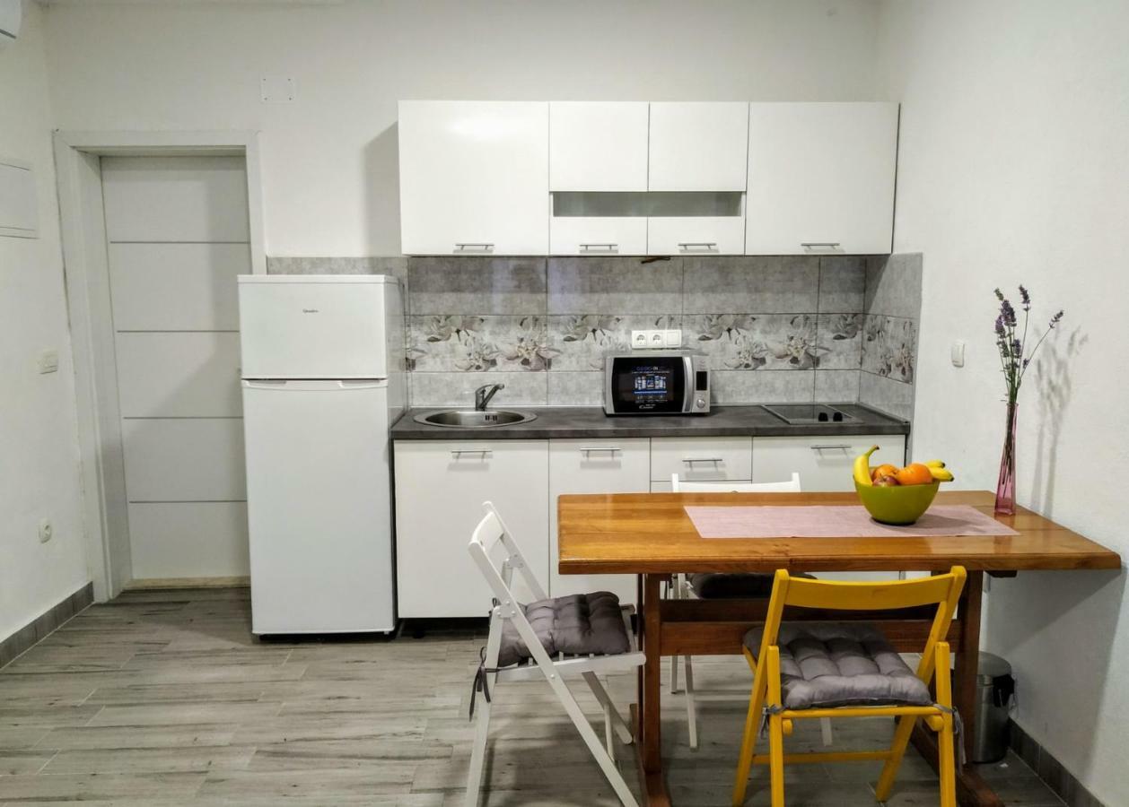 Studio Apartman Violeta II - 50M From The Beach Трогір Екстер'єр фото