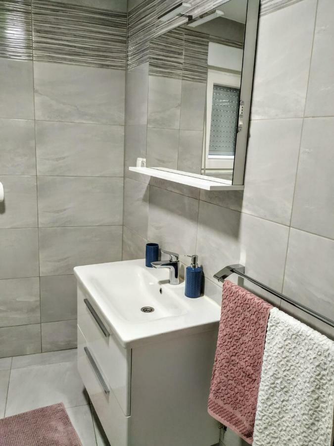 Studio Apartman Violeta II - 50M From The Beach Трогір Екстер'єр фото